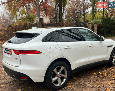 Белый Ягуар Ф-Пейс, объемом двигателя 2 л и пробегом 80 тыс. км за 25990 $, фото 12 на Automoto.ua