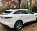 Белый Ягуар Ф-Пейс, объемом двигателя 2 л и пробегом 80 тыс. км за 25990 $, фото 12 на Automoto.ua