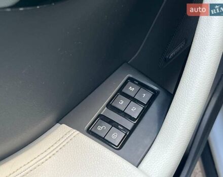 Белый Ягуар Ф-Пейс, объемом двигателя 2 л и пробегом 117 тыс. км за 30990 $, фото 21 на Automoto.ua