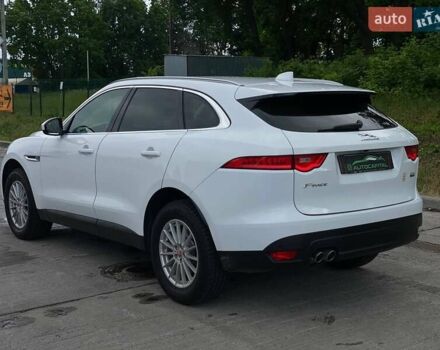 Белый Ягуар Ф-Пейс, объемом двигателя 2 л и пробегом 121 тыс. км за 23490 $, фото 8 на Automoto.ua