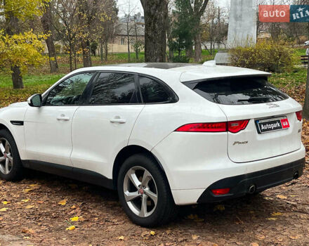Белый Ягуар Ф-Пейс, объемом двигателя 2 л и пробегом 80 тыс. км за 25990 $, фото 7 на Automoto.ua