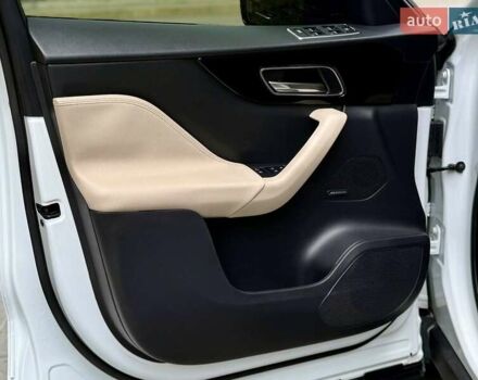 Ягуар Ф-Пейс 2018 у Дніпро (Дніпропетровську) на Automoto.ua Білий Ягуар Ф-Пейс, об'ємом двигуна 2 л та пробігом 140 тис. км за 21500 $, фото 19 на Automoto.ua