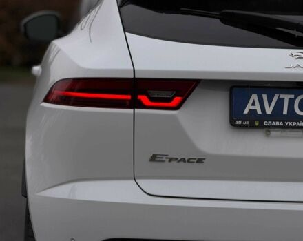 Белый Ягуар Ф-Пейс, объемом двигателя 2 л и пробегом 120 тыс. км за 25500 $, фото 8 на Automoto.ua