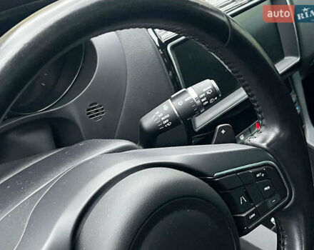 Белый Ягуар Ф-Пейс, объемом двигателя 2 л и пробегом 80 тыс. км за 25990 $, фото 36 на Automoto.ua