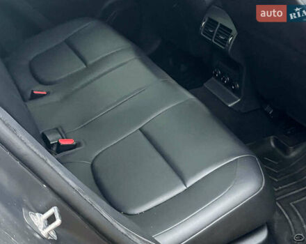 Белый Ягуар Ф-Пейс, объемом двигателя 2 л и пробегом 80 тыс. км за 25990 $, фото 26 на Automoto.ua