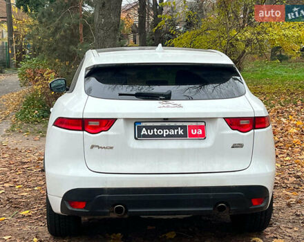 Белый Ягуар Ф-Пейс, объемом двигателя 2 л и пробегом 80 тыс. км за 25990 $, фото 10 на Automoto.ua