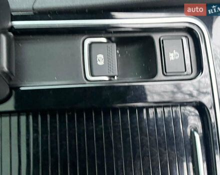 Белый Ягуар Ф-Пейс, объемом двигателя 2 л и пробегом 80 тыс. км за 25990 $, фото 22 на Automoto.ua