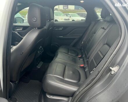 Белый Ягуар Ф-Пейс, объемом двигателя 2 л и пробегом 129 тыс. км за 25590 $, фото 32 на Automoto.ua