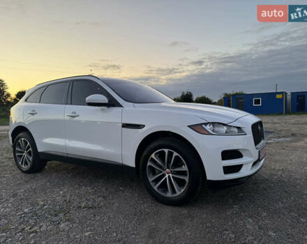Білий Ягуар Ф-Пейс, об'ємом двигуна 2 л та пробігом 109 тис. км за 24999 $, фото 8 на Automoto.ua