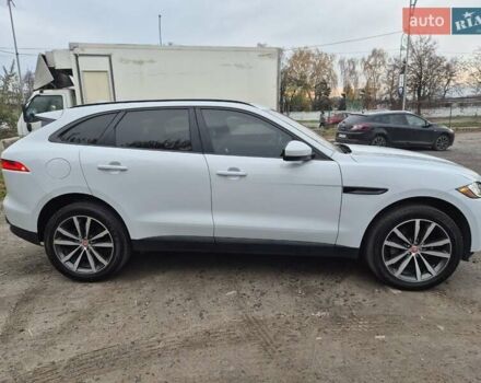 Белый Ягуар Ф-Пейс, объемом двигателя 2 л и пробегом 129 тыс. км за 25400 $, фото 4 на Automoto.ua