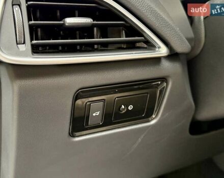 Білий Ягуар Ф-Пейс, об'ємом двигуна 2 л та пробігом 140 тис. км за 21900 $, фото 22 на Automoto.ua