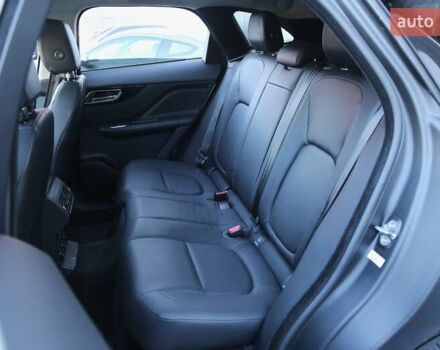 Белый Ягуар Ф-Пейс, объемом двигателя 2 л и пробегом 40 тыс. км за 29500 $, фото 9 на Automoto.ua