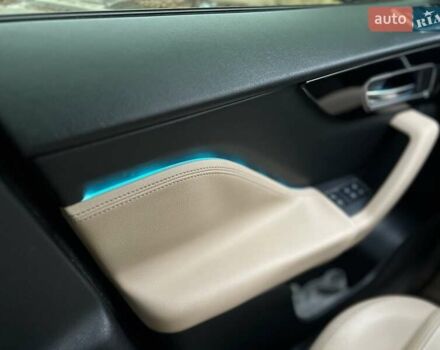 Белый Ягуар Ф-Пейс, объемом двигателя 3 л и пробегом 140 тыс. км за 21500 $, фото 43 на Automoto.ua