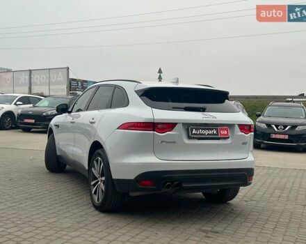 Белый Ягуар Ф-Пейс, объемом двигателя 2 л и пробегом 129 тыс. км за 25590 $, фото 8 на Automoto.ua