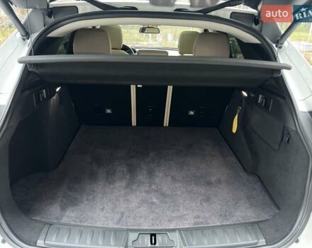 Белый Ягуар Ф-Пейс, объемом двигателя 3 л и пробегом 140 тыс. км за 21500 $, фото 31 на Automoto.ua