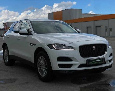 Белый Ягуар Ф-Пейс, объемом двигателя 2 л и пробегом 121 тыс. км за 23990 $, фото 2 на Automoto.ua