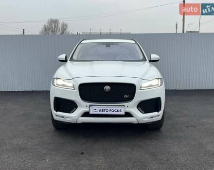Білий Ягуар Ф-Пейс, об'ємом двигуна 3 л та пробігом 18 тис. км за 23990 $, фото 2 на Automoto.ua