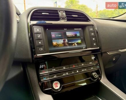 Ягуар Ф-Пейс 2018 у Дніпро (Дніпропетровську) на Automoto.ua Білий Ягуар Ф-Пейс, об'ємом двигуна 2 л та пробігом 140 тис. км за 21500 $, фото 40 на Automoto.ua