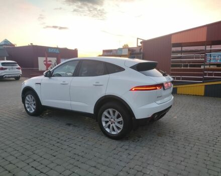 Білий Ягуар Ф-Пейс, об'ємом двигуна 2 л та пробігом 117 тис. км за 17921 $, фото 3 на Automoto.ua