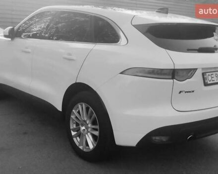 Белый Ягуар Ф-Пейс, объемом двигателя 2 л и пробегом 100 тыс. км за 29000 $, фото 7 на Automoto.ua