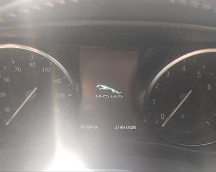 Белый Ягуар Ф-Пейс, объемом двигателя 2 л и пробегом 100 тыс. км за 29000 $, фото 43 на Automoto.ua