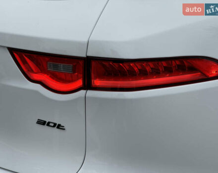 Білий Ягуар Ф-Пейс, об'ємом двигуна 2 л та пробігом 106 тис. км за 28000 $, фото 8 на Automoto.ua