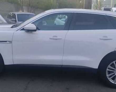 Белый Ягуар Ф-Пейс, объемом двигателя 2 л и пробегом 100 тыс. км за 29000 $, фото 37 на Automoto.ua