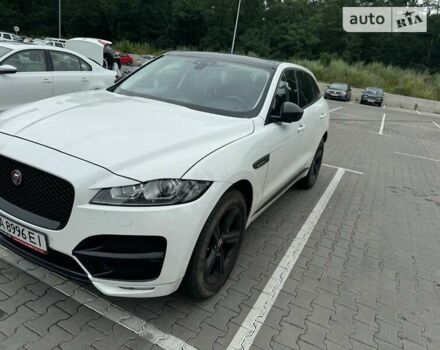 Белый Ягуар Ф-Пейс, объемом двигателя 3 л и пробегом 83 тыс. км за 27499 $, фото 7 на Automoto.ua