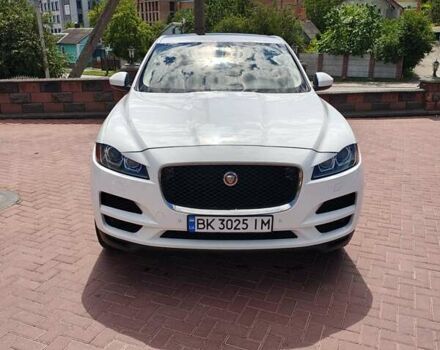 Белый Ягуар Ф-Пейс, объемом двигателя 2 л и пробегом 93 тыс. км за 19900 $, фото 10 на Automoto.ua