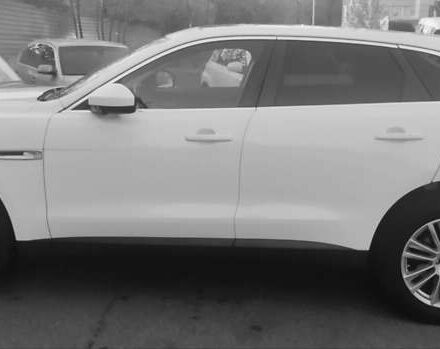 Белый Ягуар Ф-Пейс, объемом двигателя 2 л и пробегом 100 тыс. км за 29000 $, фото 36 на Automoto.ua