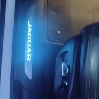 Белый Ягуар Ф-Пейс, объемом двигателя 2 л и пробегом 100 тыс. км за 29000 $, фото 18 на Automoto.ua