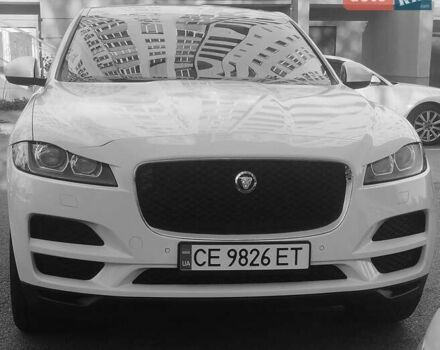 Белый Ягуар Ф-Пейс, объемом двигателя 2 л и пробегом 100 тыс. км за 29000 $, фото 3 на Automoto.ua