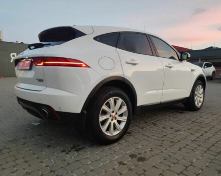 Білий Ягуар Ф-Пейс, об'ємом двигуна 2 л та пробігом 117 тис. км за 17921 $, фото 2 на Automoto.ua