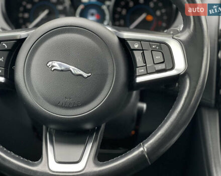 Білий Ягуар Ф-Пейс, об'ємом двигуна 2 л та пробігом 106 тис. км за 28000 $, фото 20 на Automoto.ua