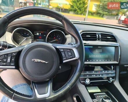 Белый Ягуар Ф-Пейс, объемом двигателя 2 л и пробегом 93 тыс. км за 19900 $, фото 21 на Automoto.ua