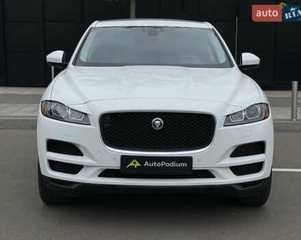Білий Ягуар Ф-Пейс, об'ємом двигуна 2 л та пробігом 106 тис. км за 28000 $, фото 2 на Automoto.ua