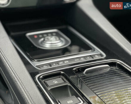 Білий Ягуар Ф-Пейс, об'ємом двигуна 2 л та пробігом 106 тис. км за 28000 $, фото 24 на Automoto.ua