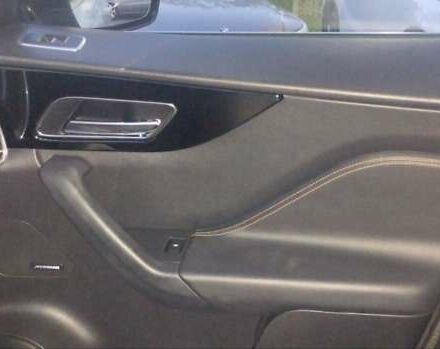 Белый Ягуар Ф-Пейс, объемом двигателя 2 л и пробегом 100 тыс. км за 29000 $, фото 31 на Automoto.ua