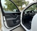 Белый Ягуар Ф-Пейс, объемом двигателя 2 л и пробегом 50 тыс. км за 24500 $, фото 22 на Automoto.ua