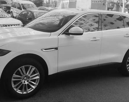 Белый Ягуар Ф-Пейс, объемом двигателя 2 л и пробегом 100 тыс. км за 29000 $, фото 38 на Automoto.ua