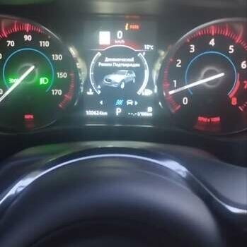 Белый Ягуар Ф-Пейс, объемом двигателя 2 л и пробегом 100 тыс. км за 29000 $, фото 28 на Automoto.ua