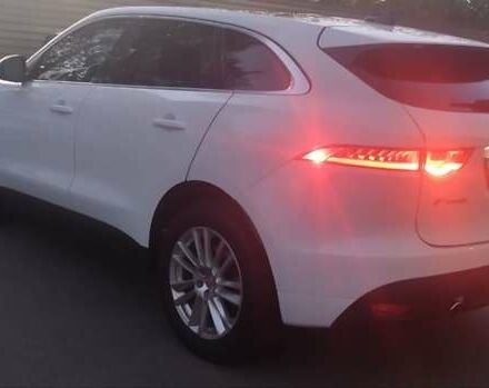 Белый Ягуар Ф-Пейс, объемом двигателя 2 л и пробегом 100 тыс. км за 29000 $, фото 21 на Automoto.ua