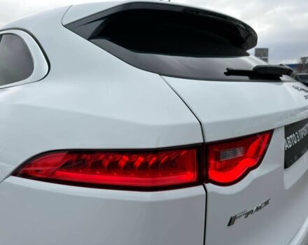 Белый Ягуар Ф-Пейс, объемом двигателя 2 л и пробегом 106 тыс. км за 29900 $, фото 9 на Automoto.ua