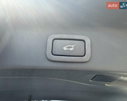 Белый Ягуар Ф-Пейс, объемом двигателя 2 л и пробегом 35 тыс. км за 35500 $, фото 13 на Automoto.ua