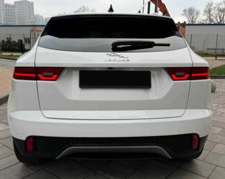 Белый Ягуар Ф-Пейс, объемом двигателя 2 л и пробегом 42 тыс. км за 27999 $, фото 8 на Automoto.ua