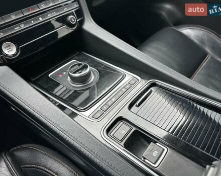 Білий Ягуар Ф-Пейс, об'ємом двигуна 2 л та пробігом 106 тис. км за 29900 $, фото 28 на Automoto.ua