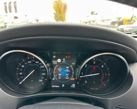 Белый Ягуар Ф-Пейс, объемом двигателя 2 л и пробегом 106 тыс. км за 29900 $, фото 13 на Automoto.ua