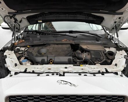 Белый Ягуар Ф-Пейс, объемом двигателя 2 л и пробегом 42 тыс. км за 27999 $, фото 22 на Automoto.ua