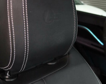 Белый Ягуар Ф-Пейс, объемом двигателя 3 л и пробегом 27 тыс. км за 29300 $, фото 20 на Automoto.ua