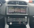 Білий Ягуар Ф-Пейс, об'ємом двигуна 2 л та пробігом 106 тис. км за 29900 $, фото 22 на Automoto.ua